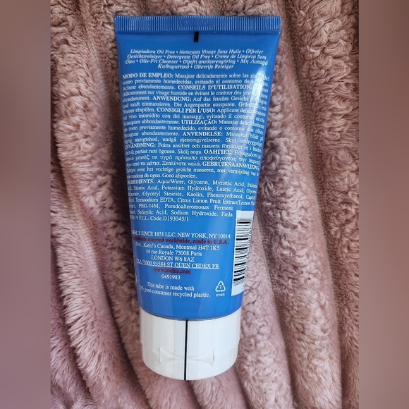 Kiehl's Ultra Facial Oil-Free Cleanser - Picture 2 of 3